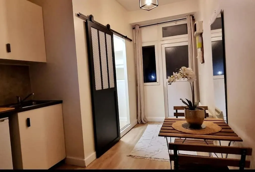 Charmant Studio Apartment *